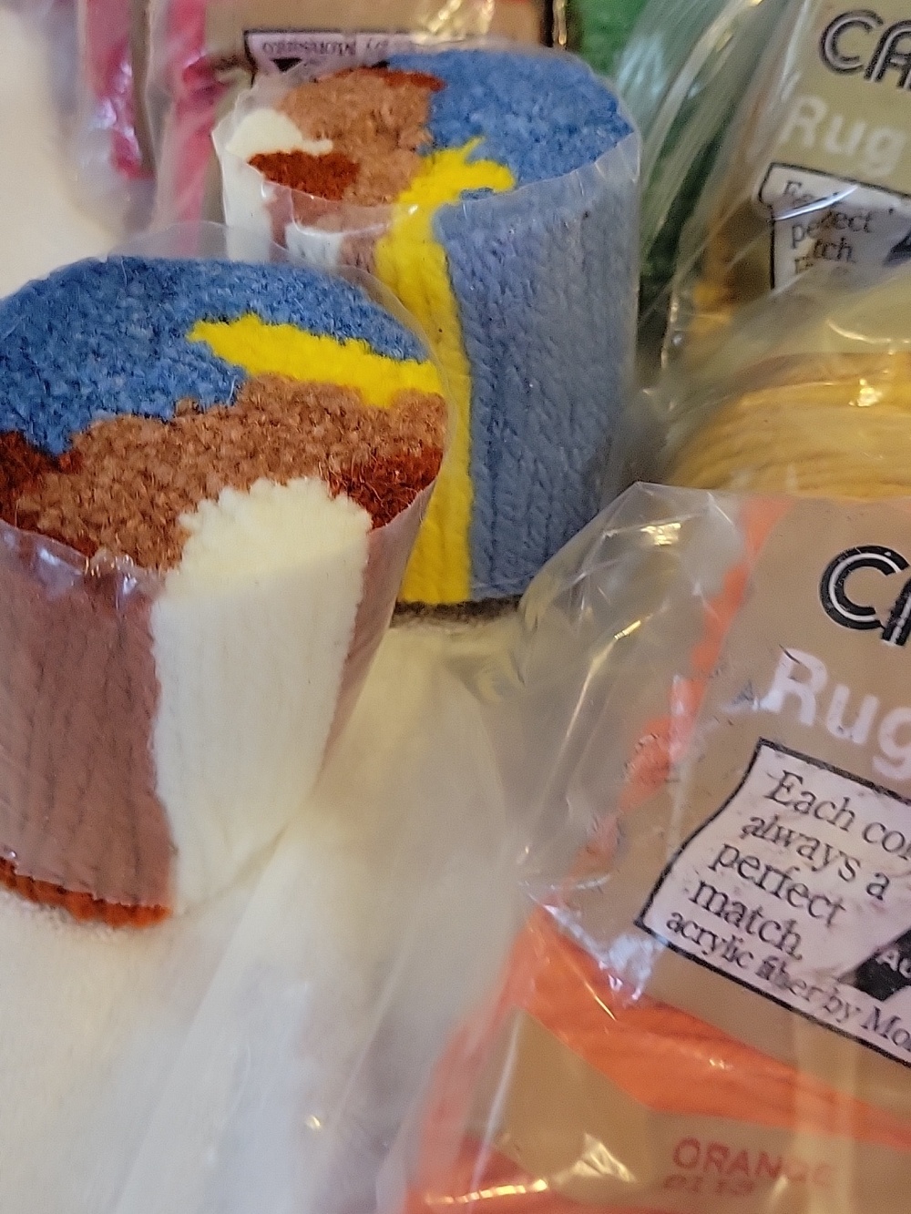 Caron Precut Rug Yarn Packets - Picture 8 of 8